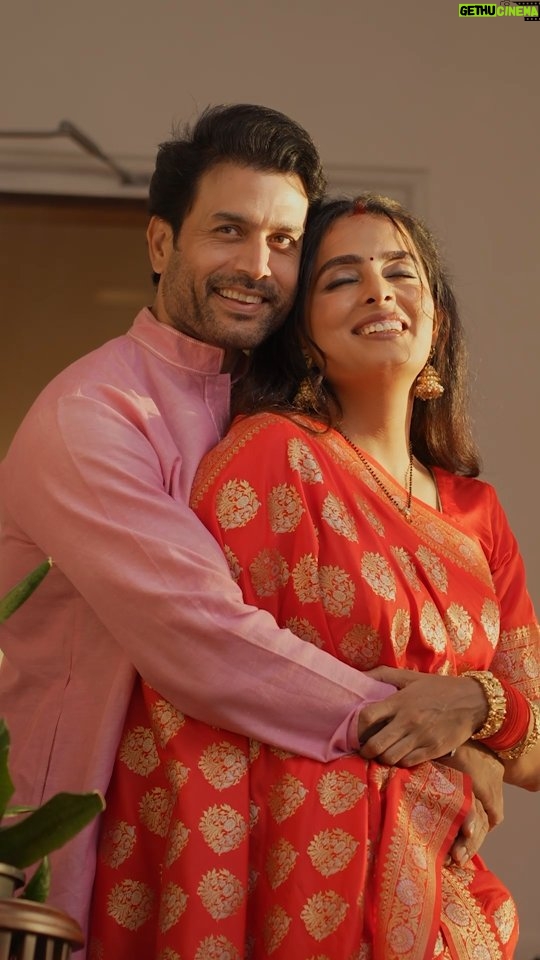 Ruhi Chaturvedi - 151.6K Likes - Chand se rishta toh sirf aasman ka hai… mera rishta tumse rooh ka hai ❤️..
.
.
.
Shot by @lotus_film9
MUA @vanshikhachanglanimua
.
.
.
#shivkirooh #karwachauth #lovelovelove #blessed