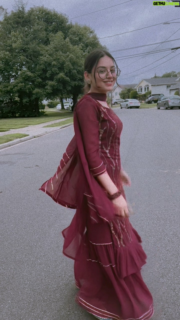 Ruhi Dhiman - 258.9K Likes - Sariya to Dur 🇺🇸
.
.
.
.
.
.
.
.
.
.
.
#instagram #trending #viraltrend #trendingreel #trendingsong #trendingreel #instatrend #viral #trendingvideo #nowtrend #newtrendviral