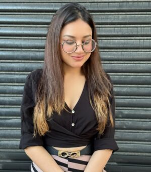 Ruhi Dhiman Instagram - A woman’s best jewelry is her shyness🙈♥️