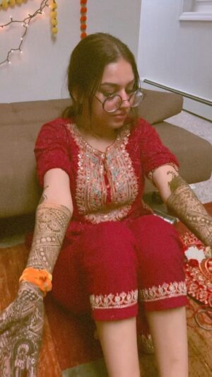 Ruhi Dhiman Instagram - Mehndi 🍃♥️ @ruhi_dhiman8
.
.
.
.
.
.
.
.
.
.
.
.
.
.
.
#mehndi #wedding #punjabisong #trending #trendingsong #viral #foryou #instareel #trendingreel #mehndireel #weddingreel #viralreel #reelkrofeelkro