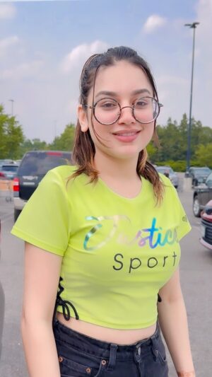 Ruhi Dhiman Instagram - 💚💚
#instagram #viral #trending #trendingsong #viralsong