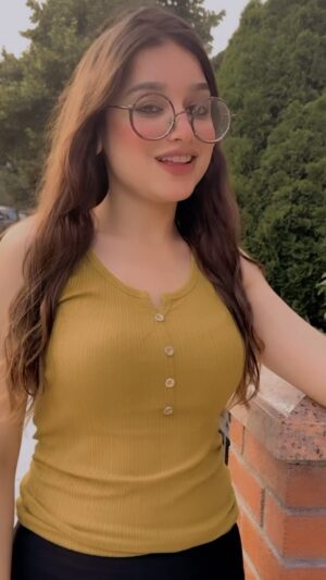 Ruhi Dhiman Instagram - 9:45 ⏰ @ruhi_dhiman8
.
.
.
.
.
#trending #viral #forypu #instatrend #instaviral #mewreel #reelkrofeelkro #ruhi_dhiman8
