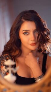 Actress Ruhi Singh HD Photos and Wallpapers April 2025