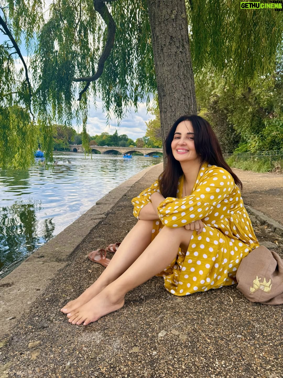 Rukhsar - 61.3K Likes - .
Mere jaisse bunn jaoge jab ishq tumhe ho jayega🤷🏻‍♀️
.
.
.
.
(baarish, monsoons,safar,mumbai,ishq)
