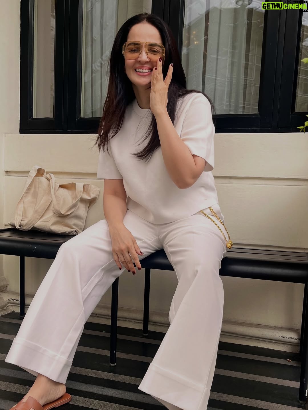 Rukhsar - 61.3K Likes - .
Mere jaisse bunn jaoge jab ishq tumhe ho jayega🤷🏻‍♀️
.
.
.
.
(baarish, monsoons,safar,mumbai,ishq)