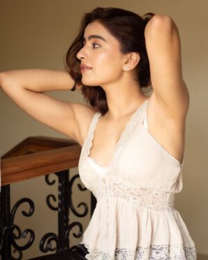 Rukshar Dhillon Instagram - Punjabi lyrics in an Ed Sheeran song hit differently🥰💥
📸 - @pranil_chintewar