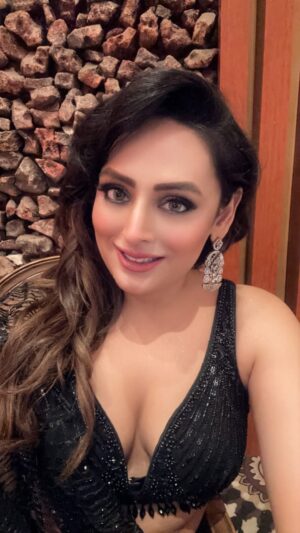 Rupa Khurana Instagram - Channeling my inner desi girl