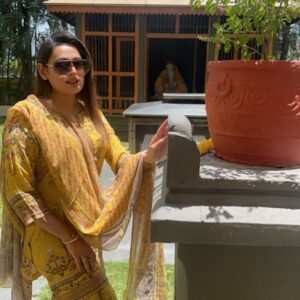 Rupa Khurana Instagram - Sukoon mil jata hai.. bas ek hi deedar mein #omsairam🙏