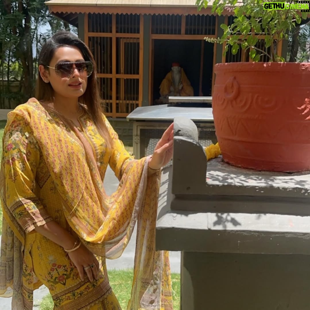 Rupa Khurana - 3.8K Likes - Sukoon mil jata hai.. bas ek hi deedar mein #omsairam🙏