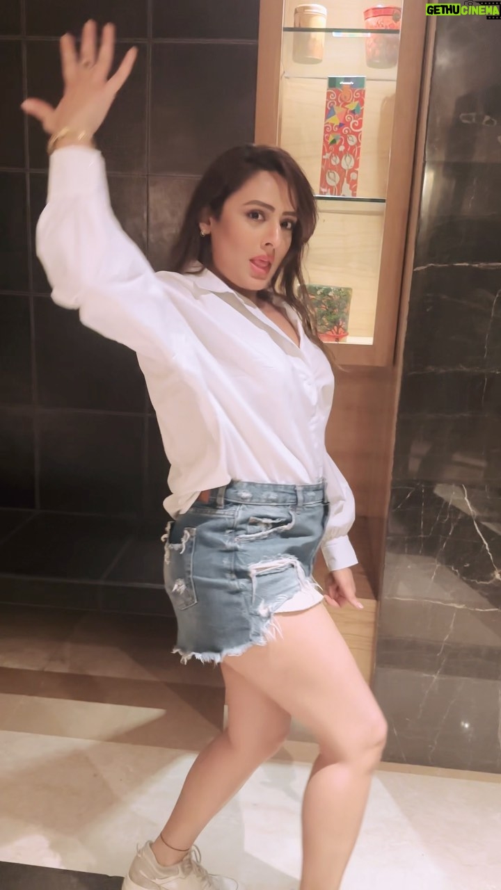 Rupa Khurana - 29.7K Likes - Trending Viral Vibe by #trendsetter @bpraak ... Amazing Artist and A Wonderful Human Being #bpraak