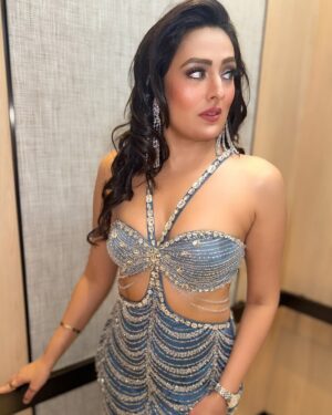 Rupa Khurana Instagram - This look deserves a movie title.
What would you call it?
#StarVibesOnly #MainCharacterEnergy #DressedToImpress