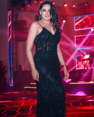 Rupa Khurana Instagram - They said ‘DRESS TO KILL’
Swipe carefully…
this devil wears confidence