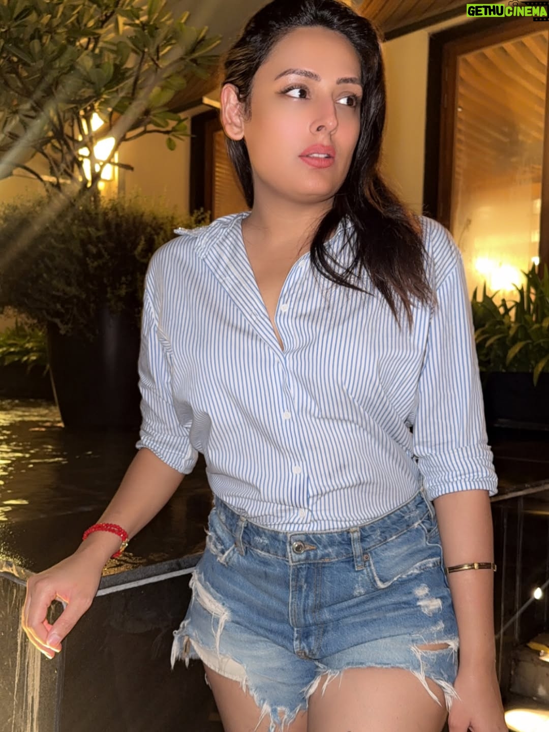 Rupa Khurana - 14.8K Likes - True aesthetic isn’t surface-level... follow it till the edge.. where chaos turns to calm and beauty becomes meaning 

#aestheticsoul #vibe #details #edge