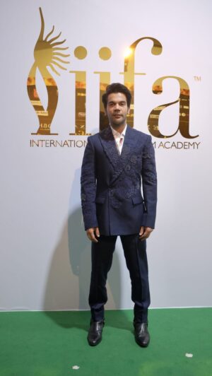 Rupa Khurana Instagram - ⨠Catching up with the incredible Rajkumar Rao at IIFA ! š„ From his inspiring journey to his latest projects, this conversation is one for the books! šš„ #RajkumarRao #iifa #BollywoodStars #BehindTheScenes #ActorLife #RedCarpetMoments #CelebrityInterview #BollywoodLovers #FilmIndustry #TrendingNow #Inspiration