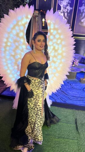 Rupa Khurana Instagram - Love yourself before loving anyone else #Gyaanoftheday