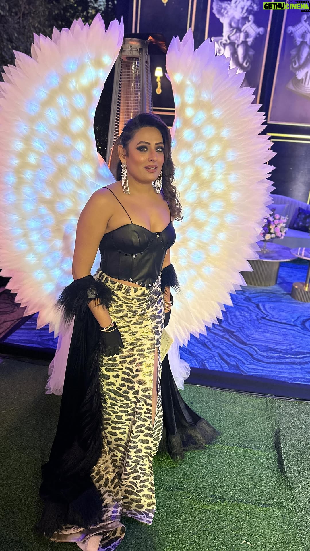 Rupa Khurana - 3.9K Likes - Love yourself before loving anyone else #Gyaanoftheday