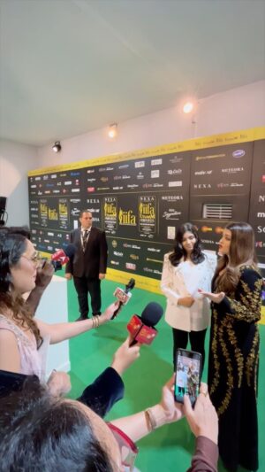Rupa Khurana Instagram - An intriguing conversation with the timeless Aishwarya Rai Bachchan at #IIFA2024 in Abu Dhabi! š¤āØ Her insights on the Indian film industry left me inspired, and her grace in every word is truly unmatched. Watch our candid exchange that goes beyond the glitz and glamour. #IFAWeekend #AishwaryaRai #BehindTheScenes #GreenCarpetMoments @aishwaryaraibachchan_arb