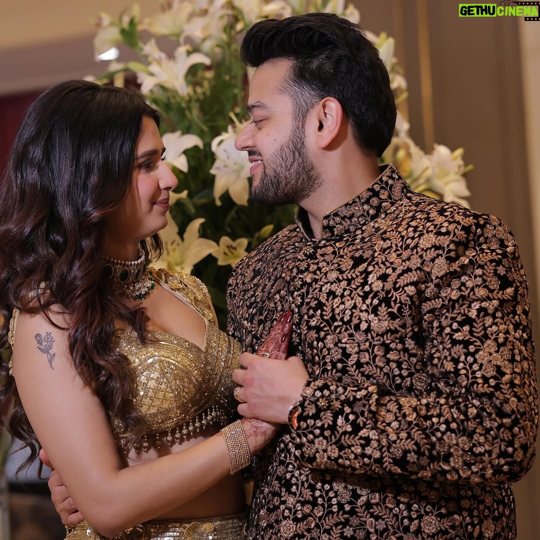 Rupal Yadav - 48.7K Likes - bas tujhse mujhe ye kehna hai🤭
 @rajat.gupta96