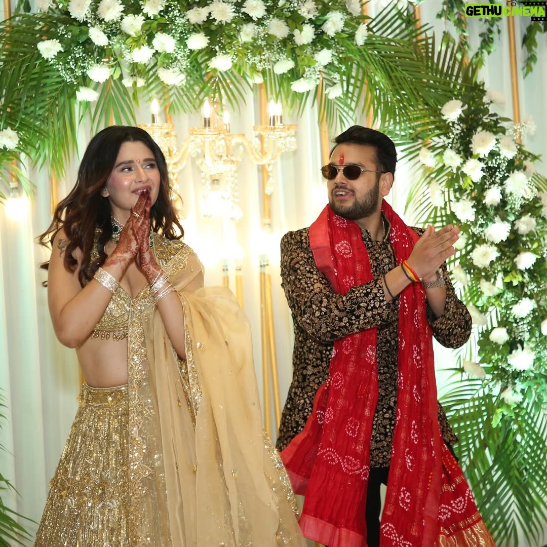Rupal Yadav - 48.7K Likes - bas tujhse mujhe ye kehna hai🤭
 @rajat.gupta96
