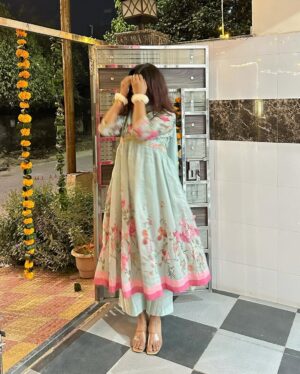 Rupal Yadav Instagram - wishing you joy and peace, happy diwali ☺️✨🪔