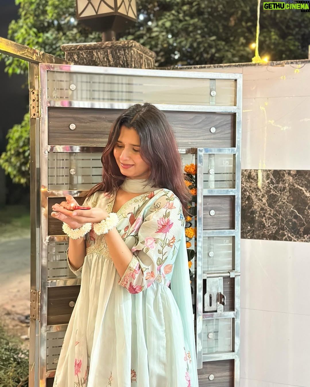 Rupal Yadav - 19.6K Likes - wishing you joy and peace, happy diwali ☺️✨🪔