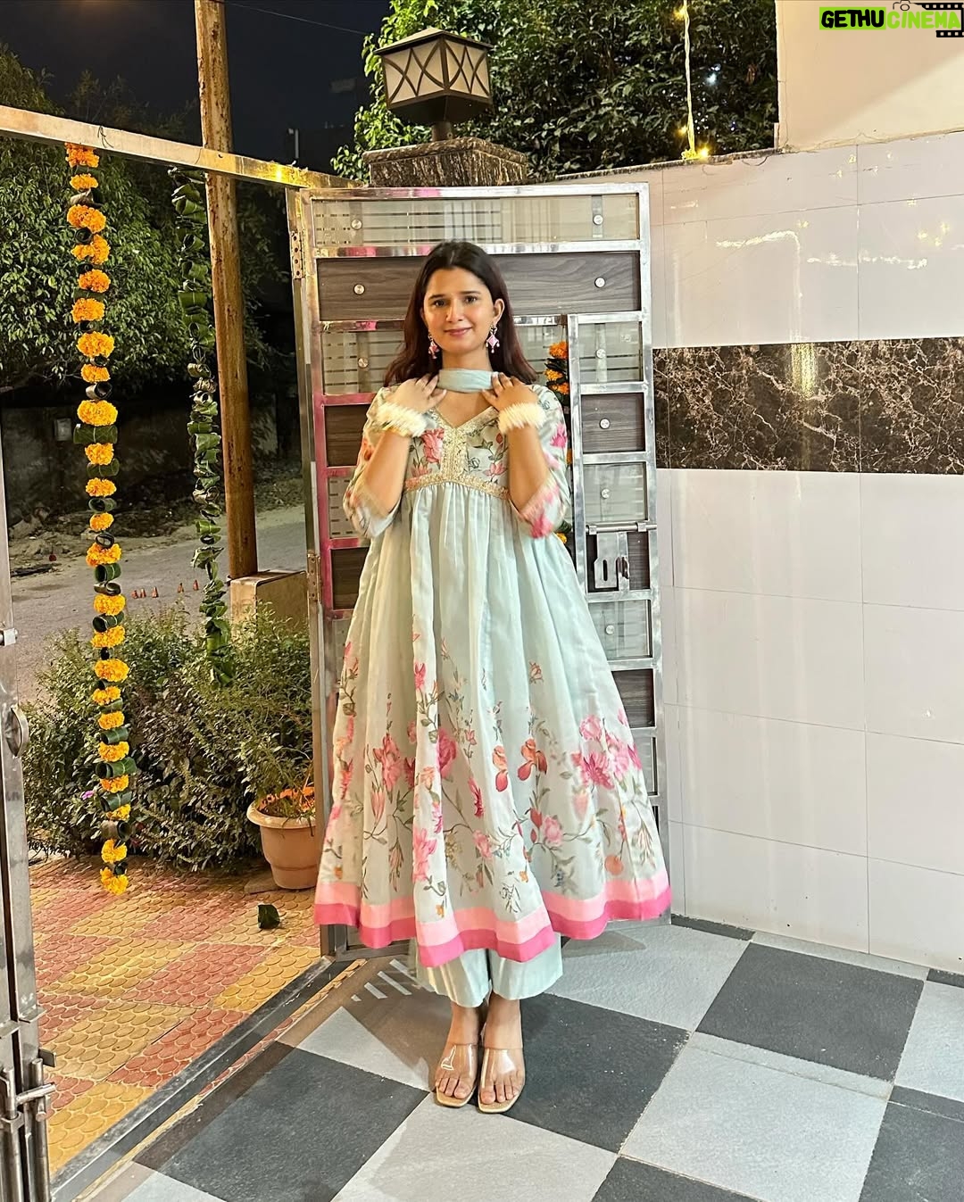 Rupal Yadav - 19.6K Likes - wishing you joy and peace, happy diwali ☺️✨🪔
