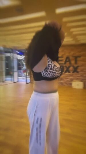 Rupinder Kaur Dhaliwal Instagram - #gymreels #workoutmotivation #workout #gymgirl #gym #gymmotivation #ikkudi
