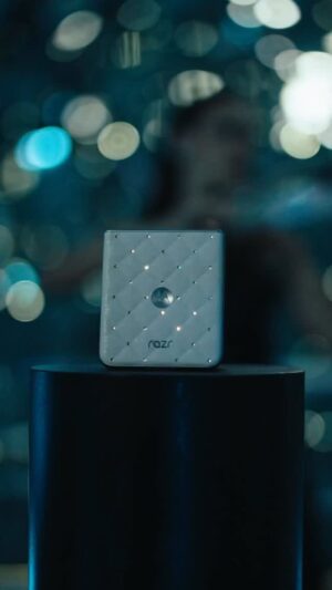Rusanda Panfili Instagram - Come along on a journey of brilliant sound and captivating crystals 💎 with @rusandapanfili 
Dare to dazzle with motorola razr 60 and moto buds loop adorned with Swarovski® crystals.
#BrilliantCollection #MotorolaCollections

#austria #violinista