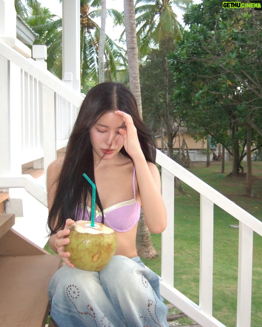 Rutricha Phapakithi - 190.6K Likes - 🥥🌴🌺👙