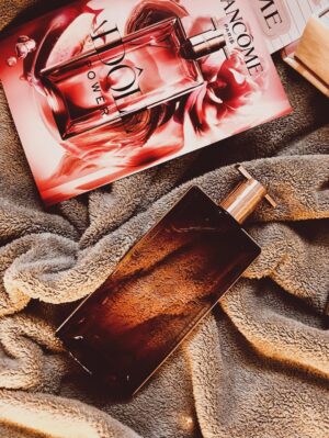 Rutuja Kamble Instagram - Not just a fragrance, it’s power bottled. 🤎

#collab
#Lancomelndia #IdolePower #BecomingYoulsYourPower
#LancomeFragrances