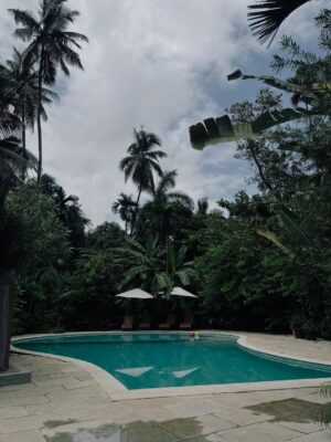 Rutuja Kamble Instagram - Pool hair , don’t care 🖤