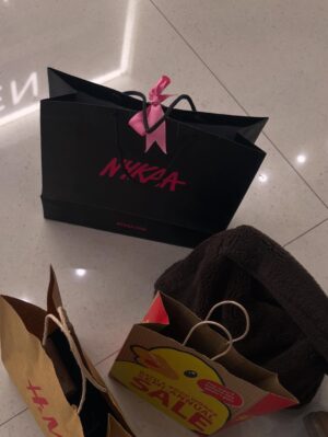Rutuja Kamble Instagram - 🤎👜