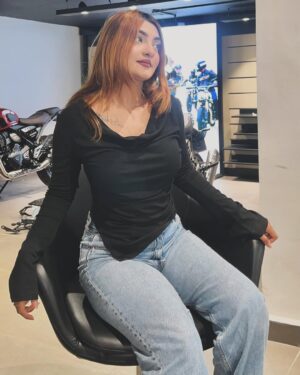 Rutuja Kamble Instagram - Office fit ♠️☕️
Top from @savana 

Use my code :Rutuja73❗️❗️❗️

#savana #ad #savanacampussquad #savanacampus #officefit #blackootd #gotoofficefit