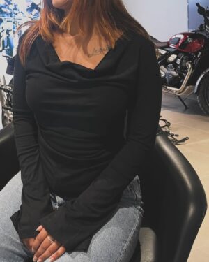 Rutuja Kamble Instagram - Office fit ♠️☕️
Top from @savana 

Use my code :Rutuja73❗️❗️❗️

#savana #ad #savanacampussquad #savanacampus #officefit #blackootd #gotoofficefit