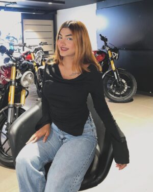 Rutuja Kamble Instagram - Office fit ♠️☕️
Top from @savana 

Use my code :Rutuja73❗️❗️❗️

#savana #ad #savanacampussquad #savanacampus #officefit #blackootd #gotoofficefit