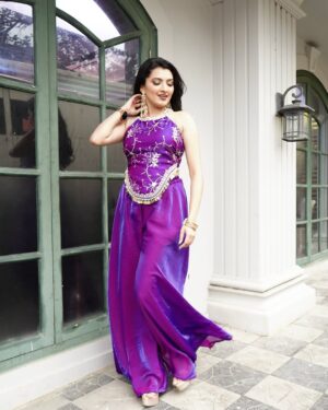 Rutuja Kulkarni Instagram - 💜_💜 #StarPravahDhinchakDiwali2025 🤩🥳
👗: @upasanafashion
HAIR AND MAKE UP : @saai_makeup_artist
📸: @the_visualvibe_
#marathiactress #marathimulgi #indowestern #fashion #starpravah #ggmc #india