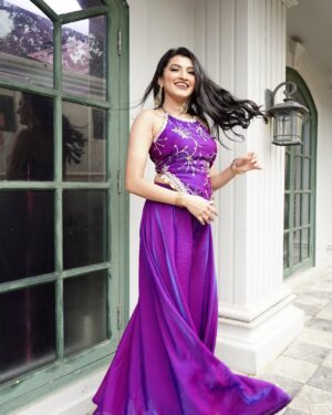 Rutuja Kulkarni Instagram - 💜_💜 #StarPravahDhinchakDiwali2025 🤩🥳
👗: @upasanafashion
HAIR AND MAKE UP : @saai_makeup_artist
📸: @the_visualvibe_
#marathiactress #marathimulgi #indowestern #fashion #starpravah #ggmc #india