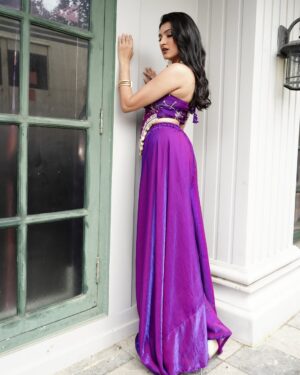 Rutuja Kulkarni Instagram - 💜_💜 #StarPravahDhinchakDiwali2025 🤩🥳
👗: @upasanafashion
HAIR AND MAKE UP : @saai_makeup_artist
📸: @the_visualvibe_
#marathiactress #marathimulgi #indowestern #fashion #starpravah #ggmc #india