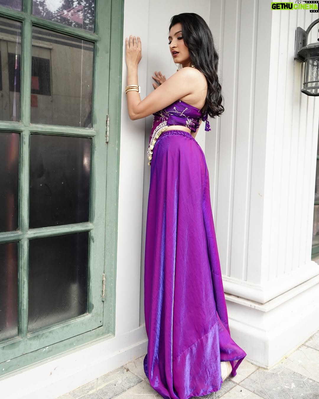 Rutuja Kulkarni - 6.1K Likes - 💜_💜 #StarPravahDhinchakDiwali2025 🤩🥳

👗: @upasanafashion 
HAIR AND MAKE UP : @saai_makeup_artist 
📸: @the_visualvibe_ 

#marathiactress #marathimulgi #indowestern #fashion #starpravah #ggmc #india