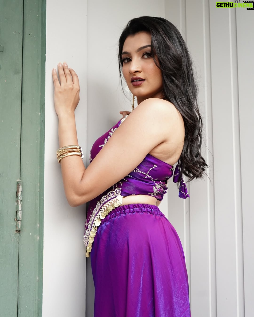 Rutuja Kulkarni - 6.1K Likes - 💜_💜 #StarPravahDhinchakDiwali2025 🤩🥳

👗: @upasanafashion 
HAIR AND MAKE UP : @saai_makeup_artist 
📸: @the_visualvibe_ 

#marathiactress #marathimulgi #indowestern #fashion #starpravah #ggmc #india