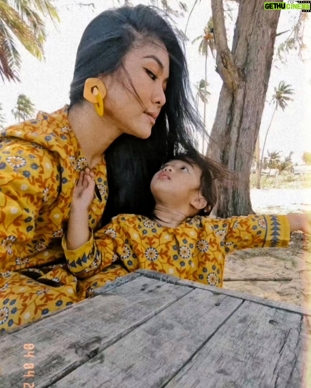 Ruzana Ibrahim - 831 Likes - East Coast Raya with My little Miss Sky