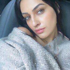 Rweehma Roy Instagram - Make sure you’re fine as hell in the inside too 💛