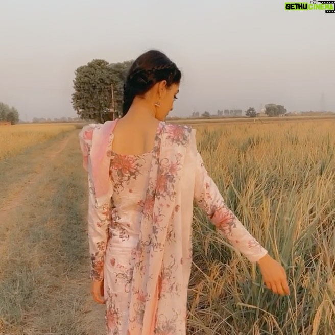Rweehma Roy - 3.9K Likes - Motor te chali #Punjab