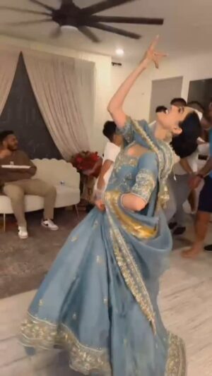 Rweehma Roy Instagram - That’s what we do….turn pain into #Art 💃🏻
#brotherswedding 🧿
#Ree