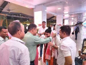 Saayoni Ghosh Instagram - Extremely glad to land in Guwahati to join the BTC election campaign. Overwhelmed with the warmth of #AitcAssam 🌸💫