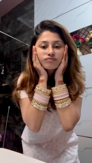 Saba Khan Instagram - From being the viral bride 👰✨ to keeping my glow alive every single day…
Here’s my simple morning skincare ritual 🌸💧.
Because bridal glow isn’t just for one day — it’s an everyday lifestyle 
.
.
#ViralBrideGlow ✨
#SabaKhan #RealityQueenSaba #BridalGlow #SkincareRoutine
#GlowingSkin #ViralBride #MorningRoutine #NewBrideVibes
#TrendingBride #SkinCareWithSaba #GlowLikeABride
#ViralOnReels #IndianBrideGlow #EverydayGlow