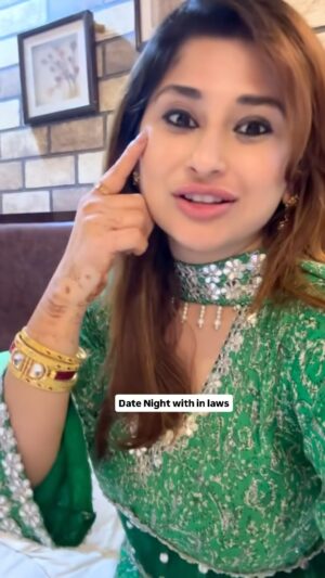 Saba Khan Instagram - Who says date nights are only for couples? Ours are royal family affairs 💫
.
.
.
#ViralBride #LegendSaba #DateNightDiaries #FamilyGoals #RoyalVibes #BlessedLife #SabahKhan #TrendingNow #IndianFamilyLove #RoyalBrideVibes #trend #explorepage✨ #explorer
