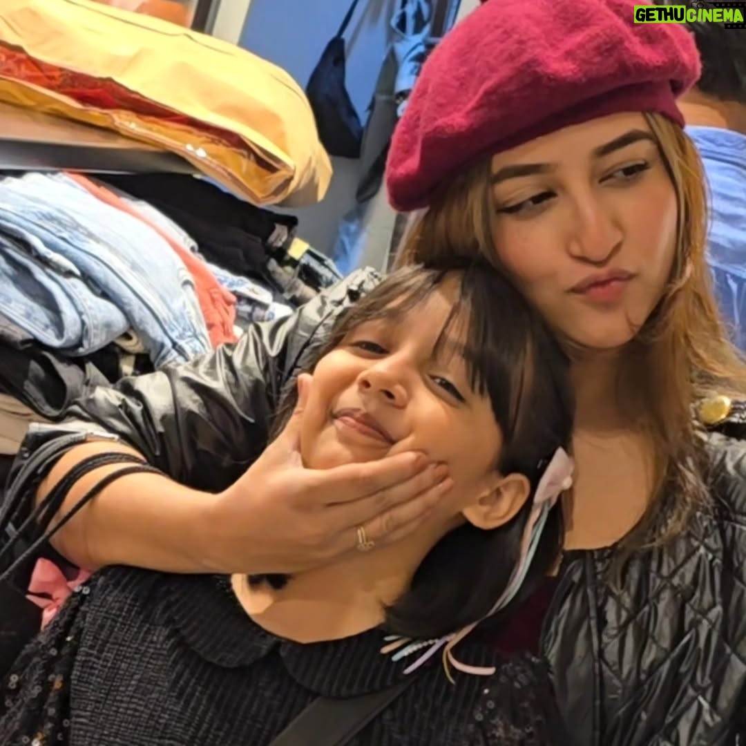 Sabnam - 1K Likes - Jaan beti 😘
#daughter ❤️