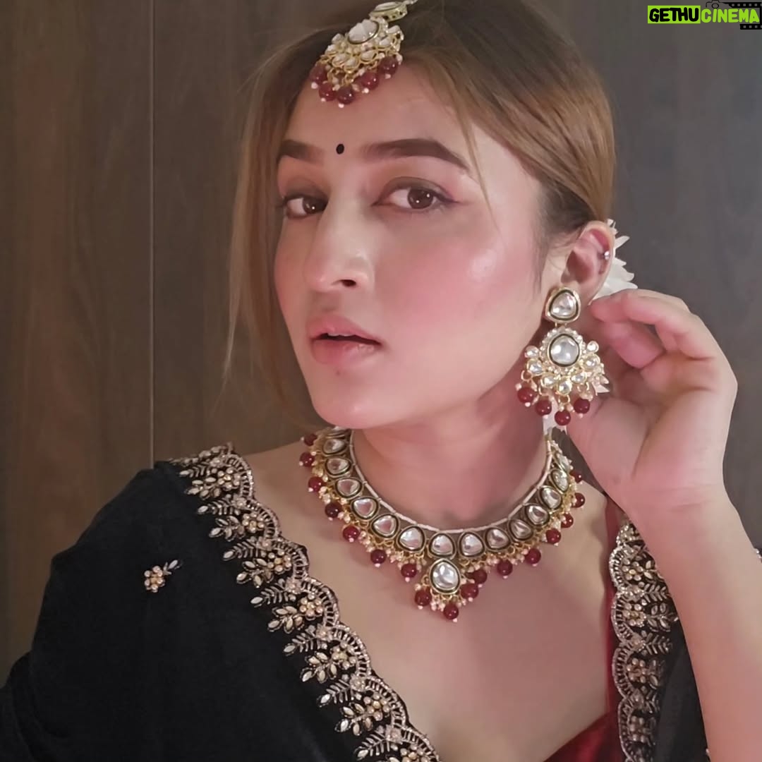 Sabnam - 1.1K Likes - Jewellery @zevarandzari