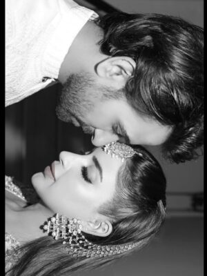 Saboor Aly Instagram - Dressed for the season, glowing together @saadbinshahzad_official & @bemenofficial_ 🕊️

📸 @omgmoods 
💄 @faizas.salon 
💎 @zevargram 
🫶🏻 @iamwaleednadeem